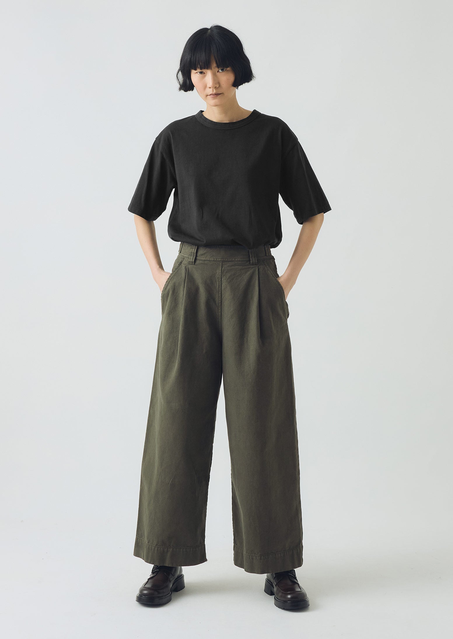 Cotton Canvas Pleat Front Trousers | Dark Olive